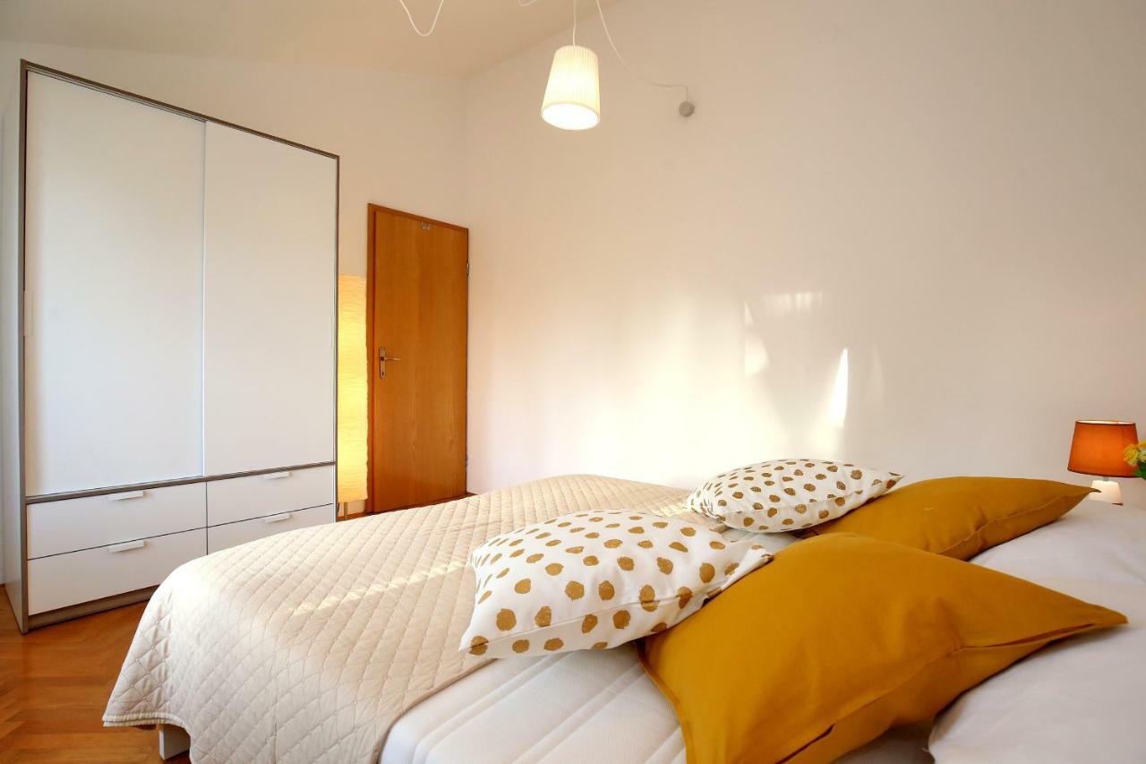 Apartments Ines Murter Ngoại thất bức ảnh