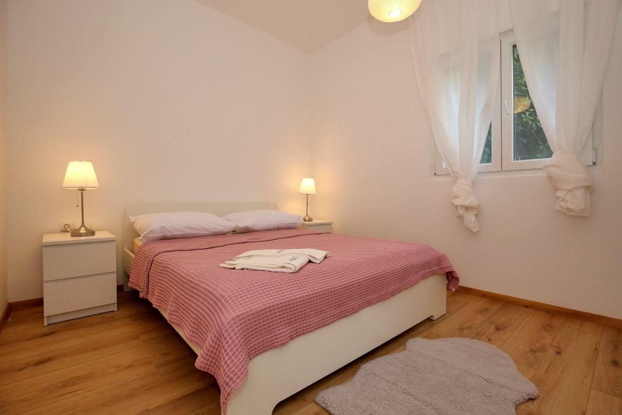 Apartments Ines Murter Ngoại thất bức ảnh